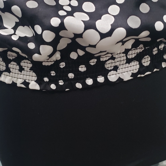 Beautiful Silk Pattern Blouse - Picture 6 of 10